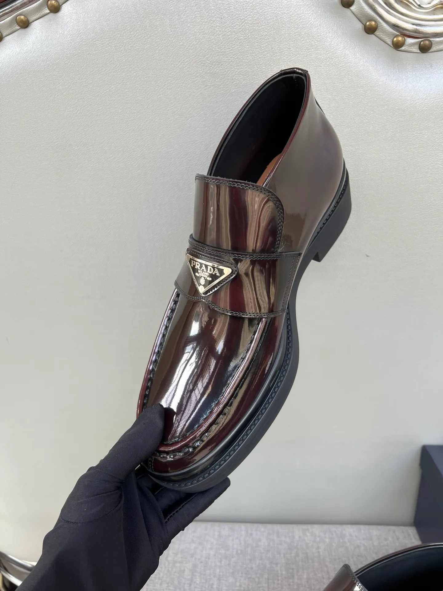 Batch of 1000💰Exclusive hot-selling new Prada Chelsea thick-soled men's shoes, naked boots, imported calf leather on the surface, cow leather on the lining, the outsole is made of private model TPU material, the frosted effect is consistent with the original version, 39-44 in stock (38, 45 custom-made, non-refundable)